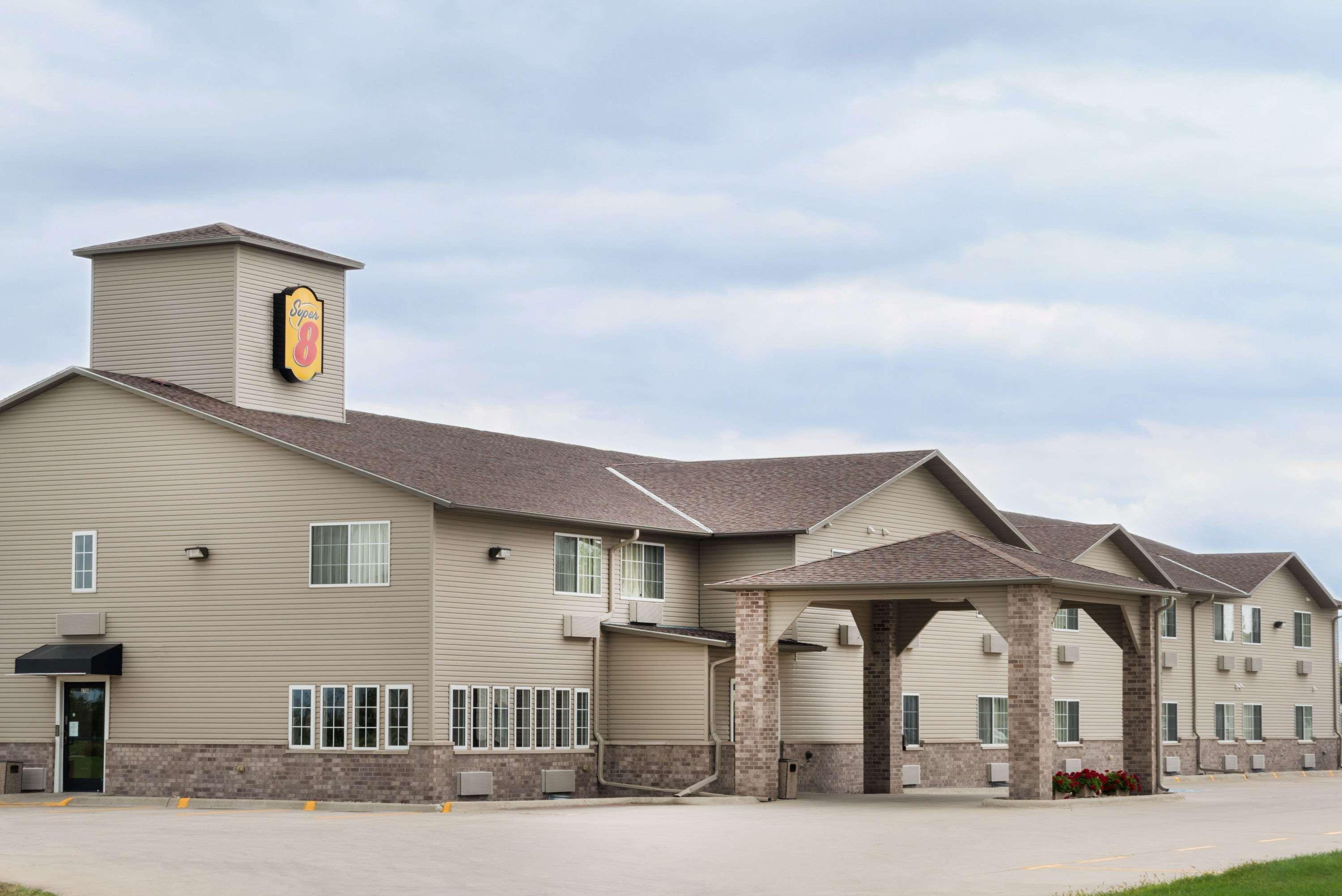 Super 8 By Wyndham Fort Dodge Ia Exteriör bild